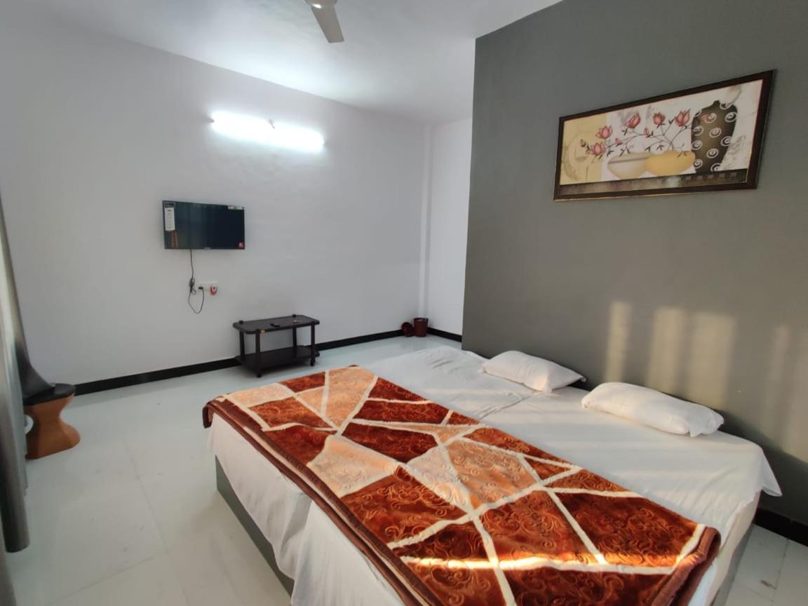 Sunshine Sea View Hotel Alibag Exterior photo