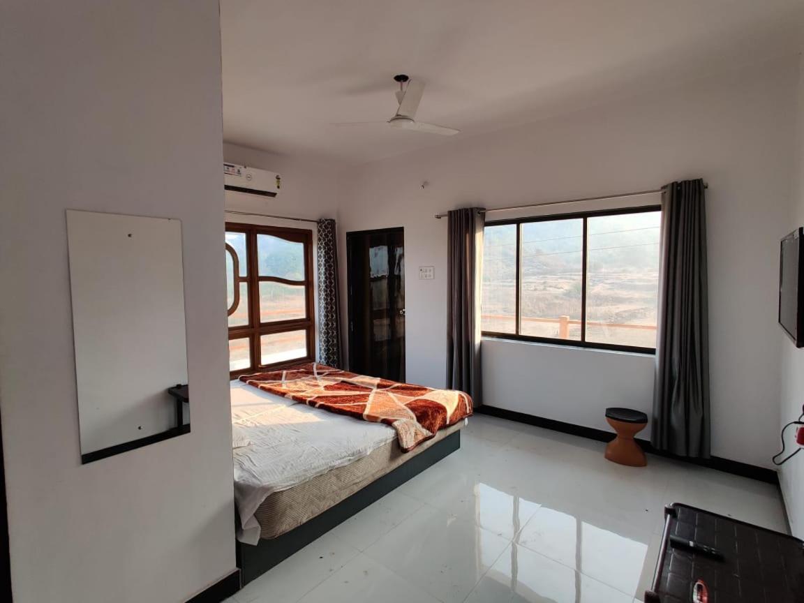 Sunshine Sea View Hotel Alibag Exterior photo